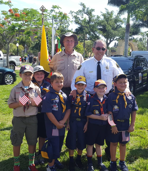 pack 812 with sheriff snyder_crop_20160530_102625_crop